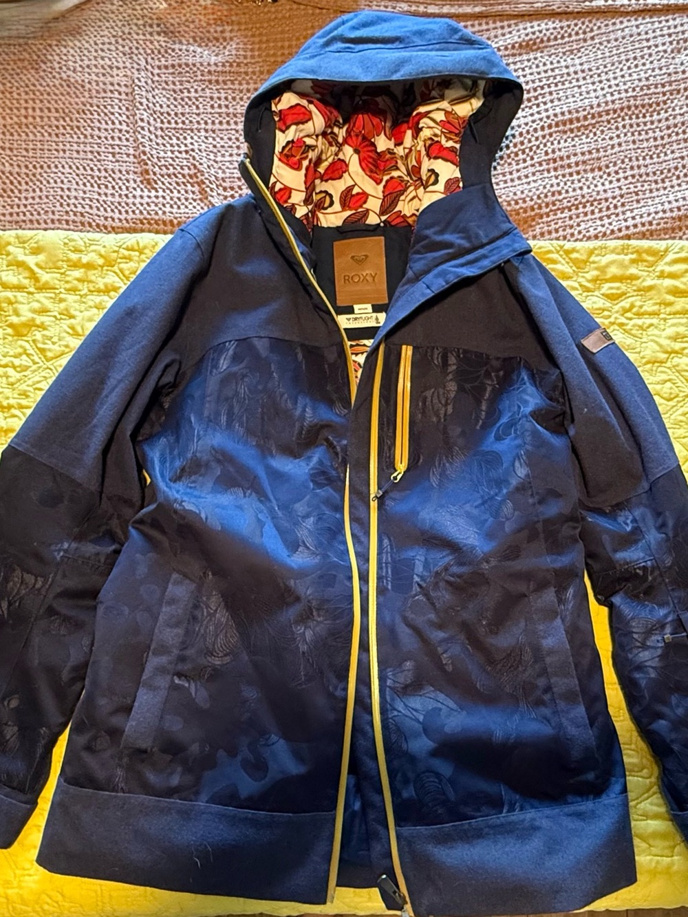 Roxy Women’s Navy Blue Ski Jacket with Yellow Accents
